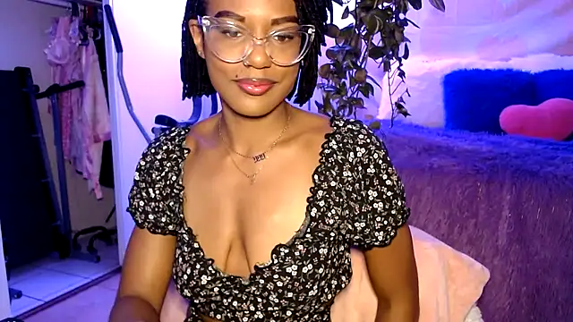Snapshot of CocoSage chatting on July 6, 2026, 4:52 am CocoSage online show from July 6, 2026, 4:52 am