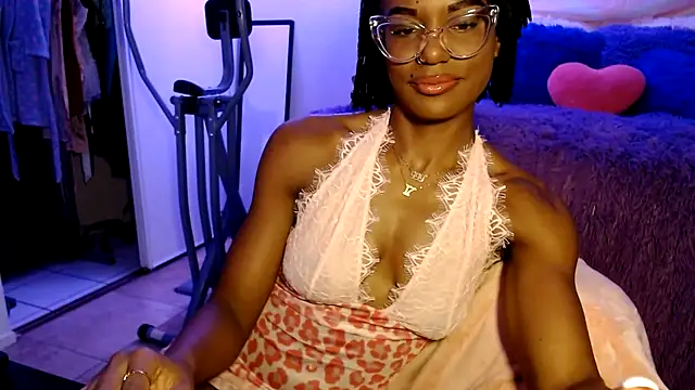 Snapshot of CocoSage chatting on June 15, 2026, 5:51 am CocoSage online show from June 15, 2026, 5:51 am