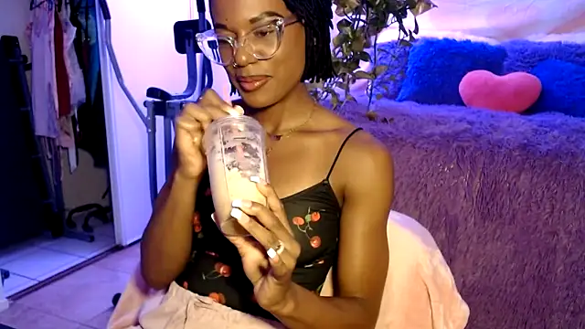 Snapshot of CocoSage chatting on June 11, 2026, 5:21 pm CocoSage online show from June 11, 2026, 5:21 pm
