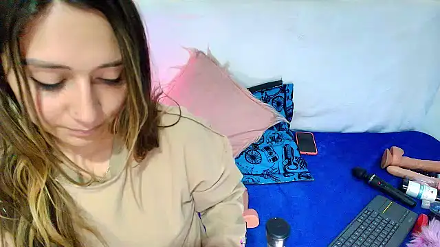 Snapshot of Natasha_Wilde_ chatting on February 4, 2025, 12:40 am Natasha Wilde online show from February 4, 2025, 12:40 am