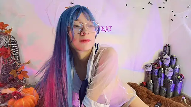 Snapshot of Cloe_Leee chatting on October 19, 2025, 5:21 am Cloe Leee online show from October 19, 2025, 5:21 am