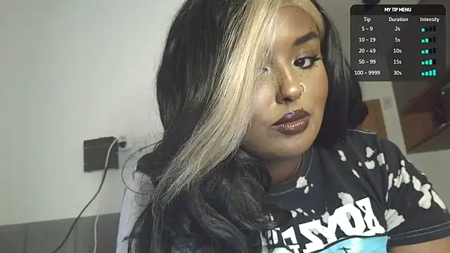 SiminFox online show from May 12, 2026, 1:13 am