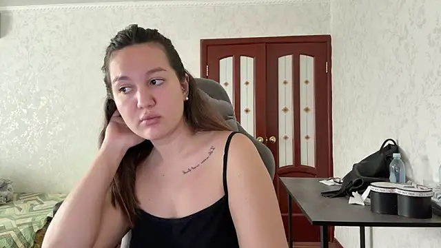 Nelly Fischer online show from May 29, 2026, 9:37 am