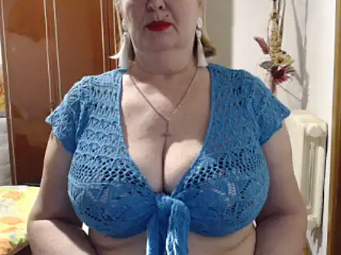 Secretfox online show from March 21, 2025, 3:35 pm