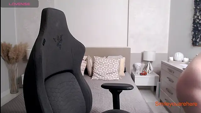 Smileyouarehere online show from October 21, 2025, 1:38 am