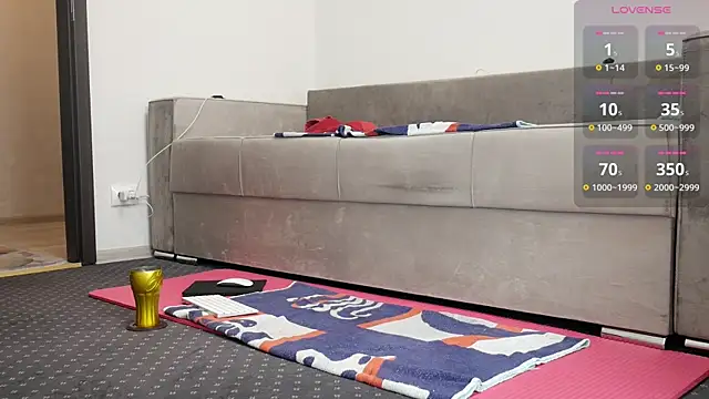 Snapshot of Carmela_fox chatting on April 1, 2026, 10:05 am Carmela fox online show from April 1, 2026, 10:05 am