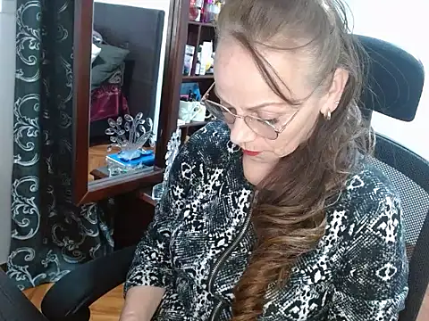 asleycavta online show from November 11, 2025, 1:00 am