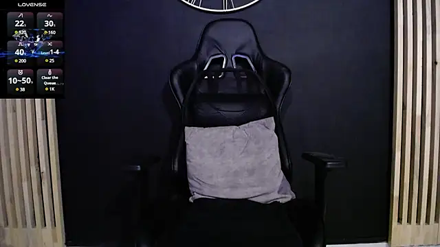 Snapshot of Maxxxpowerful chatting on February 19, 2025, 2:23 am Maxxxpowerful online show from February 19, 2025, 2:23 am