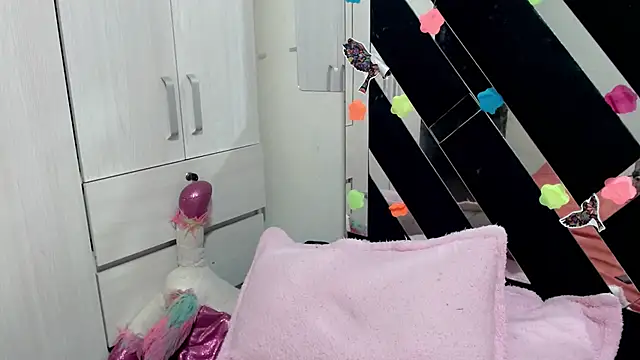 katery wok11 online show from December 2, 2025, 7:04 pm