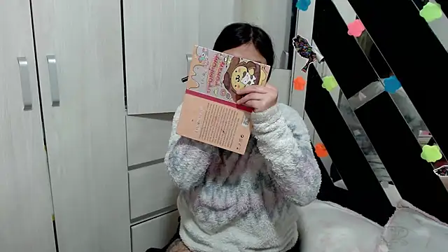 Snapshot of katery_wok11 chatting on November 10, 2025, 12:15 am katery wok11 online show from November 10, 2025, 12:15 am