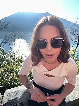 Mia Railey online show from February 5, 2026, 12:56 pm