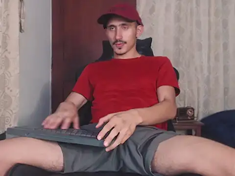 HomeAloneK online show from October 15, 2025, 7:44 pm