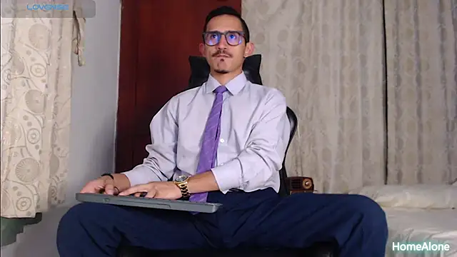 HomeAloneK online show from September 26, 2025, 7:21 pm