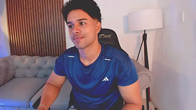 Snapshot of liam_collins21 chatting on October 25, 2025, 11:53 am liam collins21 online show from October 25, 2025, 11:53 am