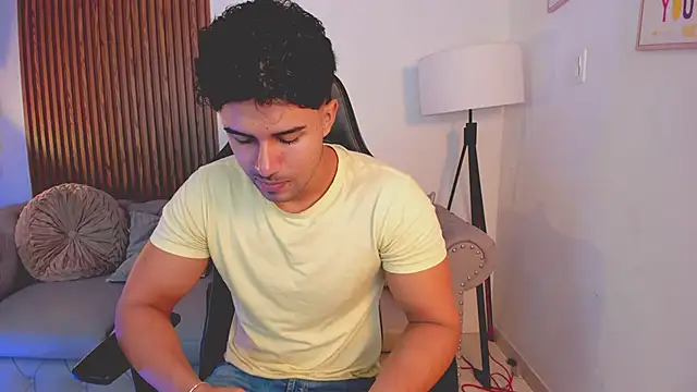 Snapshot of liam_collins21 chatting on October 26, 2025, 11:54 am liam collins21 online show from October 26, 2025, 11:54 am