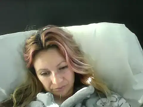 Snapshot of Paulita_x3 chatting on February 26, 2025, 1:54 pm Paulita x3 online show from February 26, 2025, 1:54 pm