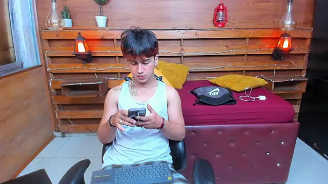 Snapshot of alex_477 chatting on September 19, 2025, 11:47 am alex 477 online show from September 19, 2025, 11:47 am