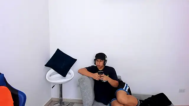 brutal sex room2 online show from March 15, 2026, 1:29 pm