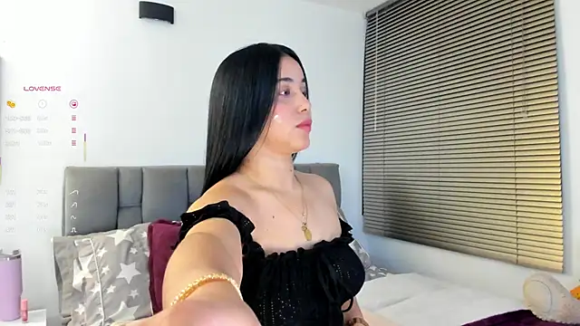 Snapshot of Gigi-bom chatting on February 19, 2026, 12:07 am Gigi-bom online show from February 19, 2026, 12:07 am