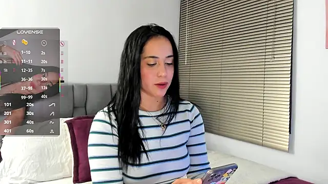 Snapshot of Gigi-bom chatting on November 22, 2025, 12:10 am Gigi-bom online show from November 22, 2025, 12:10 am