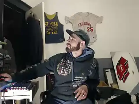 sledge901 online show from February 16, 2025, 9:38 pm