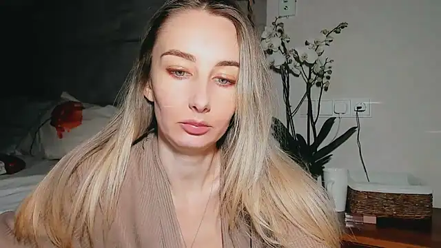 Snapshot of Maiami000 chatting on January 23, 2025, 3:32 pm Maiami000 online show from January 23, 2025, 3:32 pm