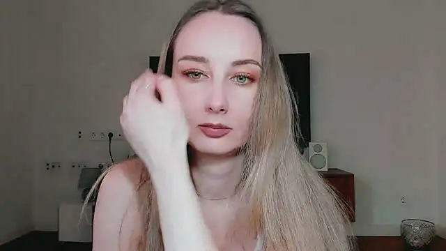 Maiami000 online show from March 5, 2026, 12:46 pm