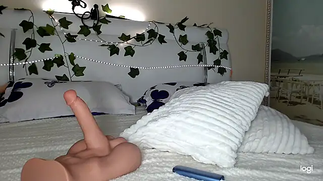 Bigboobs6930 online show from March 14, 2026, 5:35 am