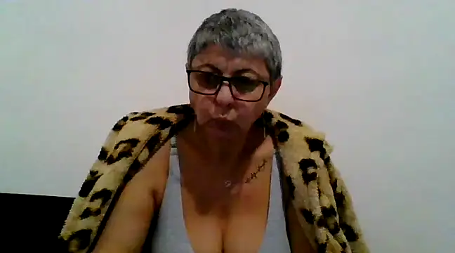 Snapshot of roseblak42 chatting on March 3, 2025, 6:56 pm roseblak42 online show from March 3, 2025, 6:56 pm