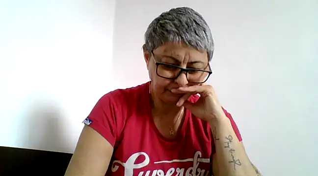 Snapshot of roseblak42 chatting on March 17, 2025, 9:44 am roseblak42 online show from March 17, 2025, 9:44 am
