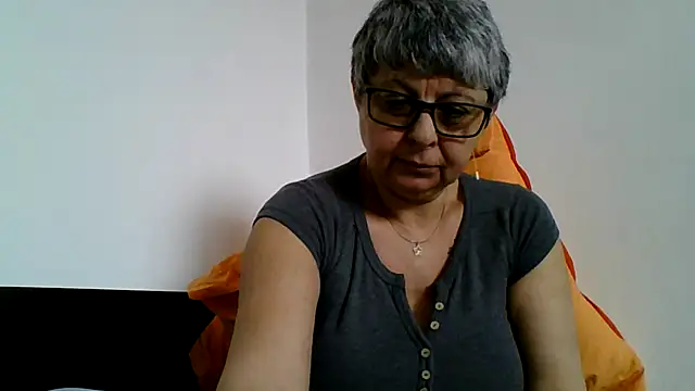 roseblak42 online show from March 31, 2026, 10:50 am