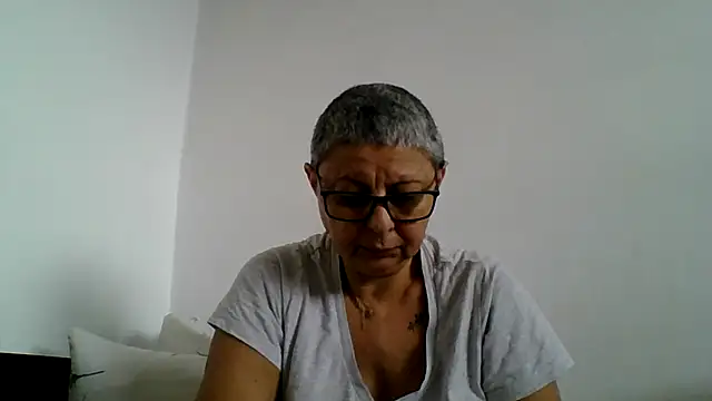 roseblak42 online show from December 5, 2025, 10:03 am