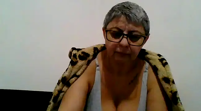 Snapshot of roseblak42 chatting on March 1, 2025, 7:37 pm roseblak42 online show from March 1, 2025, 7:37 pm