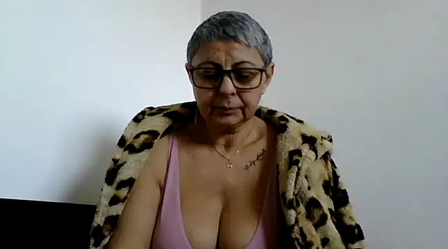 Snapshot of roseblak42 chatting on February 22, 2025, 9:56 am roseblak42 online show from February 22, 2025, 9:56 am