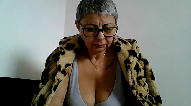 Snapshot of roseblak42 chatting on February 16, 2025, 10:21 am roseblak42 online show from February 16, 2025, 10:21 am