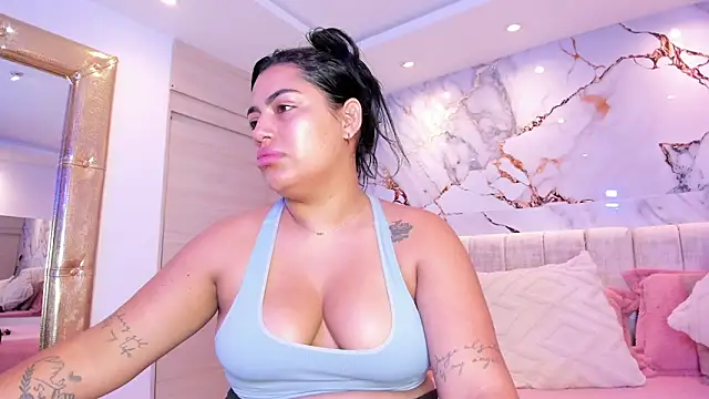 kiana cream online show from November 24, 2025, 11:54 am