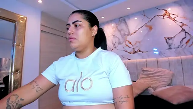 kiana cream online show from May 23, 2026, 12:26 pm