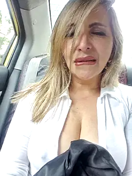  Abril-Office1 online show from March 4, 2025, 5:34 pm