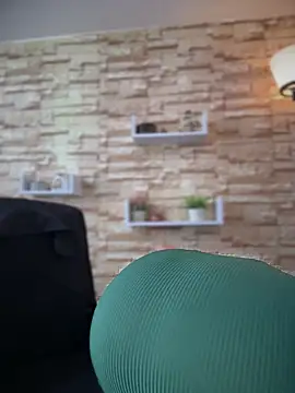 Snapshot of _Abril-Office1 chatting on June 4, 2026, 3:28 pm Abril-Office1 online show from June 4, 2026, 3:28 pm