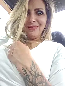  Abril-Office1 online show from March 11, 2025, 4:07 pm