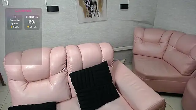 Penelope Nipples  online show from February 5, 2026, 12:01 pm