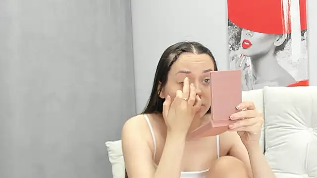 Snapshot of Tiny_JuJu chatting on March 12, 2026, 1:33 am Tiny JuJu online show from March 12, 2026, 1:33 am