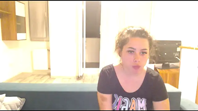 Snapshot of LovelyJulliette chatting on March 12, 2025, 6:00 pm LovelyJulliette online show from March 12, 2025, 6:00 pm