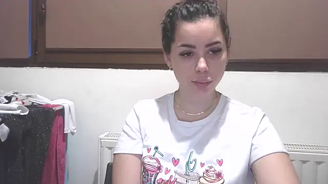 Snapshot of LovelyJulliette chatting on February 14, 2026, 3:45 pm LovelyJulliette online show from February 14, 2026, 3:45 pm