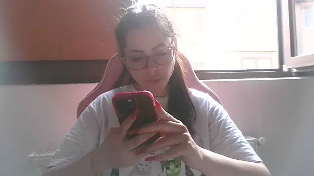 LovelyJulliette online show from May 25, 2026, 3:55 pm