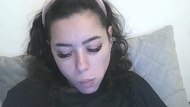 Snapshot of LovelyJulliette chatting on February 1, 2026, 5:44 pm LovelyJulliette online show from February 1, 2026, 5:44 pm