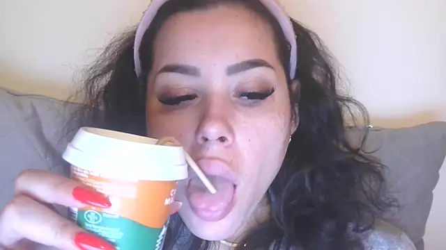 Snapshot of LovelyJulliette chatting on February 5, 2026, 3:19 pm LovelyJulliette online show from February 5, 2026, 3:19 pm