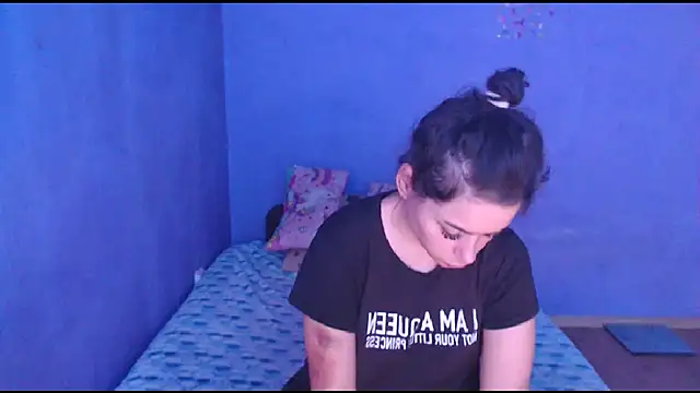 Snapshot of LovelyJulliette chatting on March 7, 2025, 10:35 am LovelyJulliette online show from March 7, 2025, 10:35 am