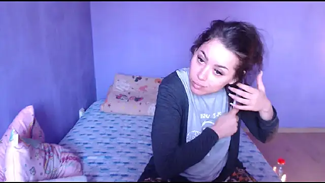 Snapshot of LovelyJulliette chatting on March 5, 2025, 12:00 pm LovelyJulliette online show from March 5, 2025, 12:00 pm