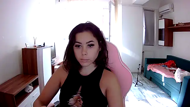 Snapshot of LovelyJulliette chatting on September 16, 2025, 1:45 pm LovelyJulliette online show from September 16, 2025, 1:45 pm